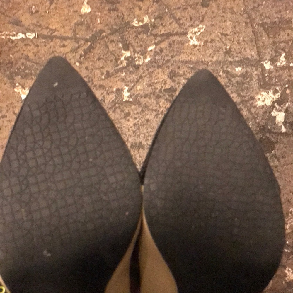 Heels - Picture 4 of 6